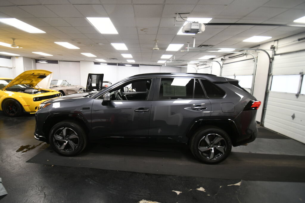 Used 2023 Toyota RAV4 SE w/ Weather & Moonroof Package AWD/4WD image 5