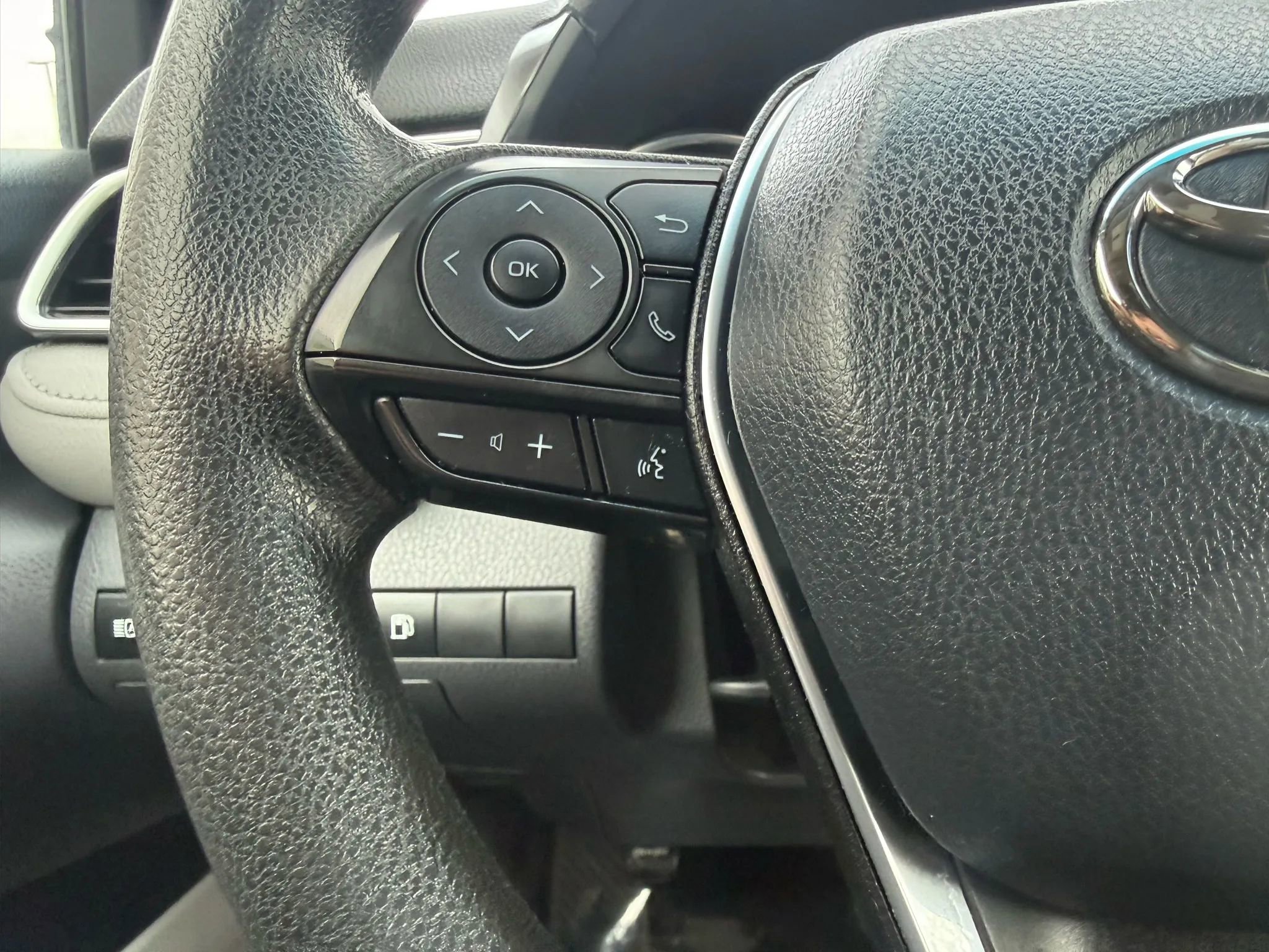 Used 2018 Toyota Camry LE w/ Protection Package (Q2) image 26