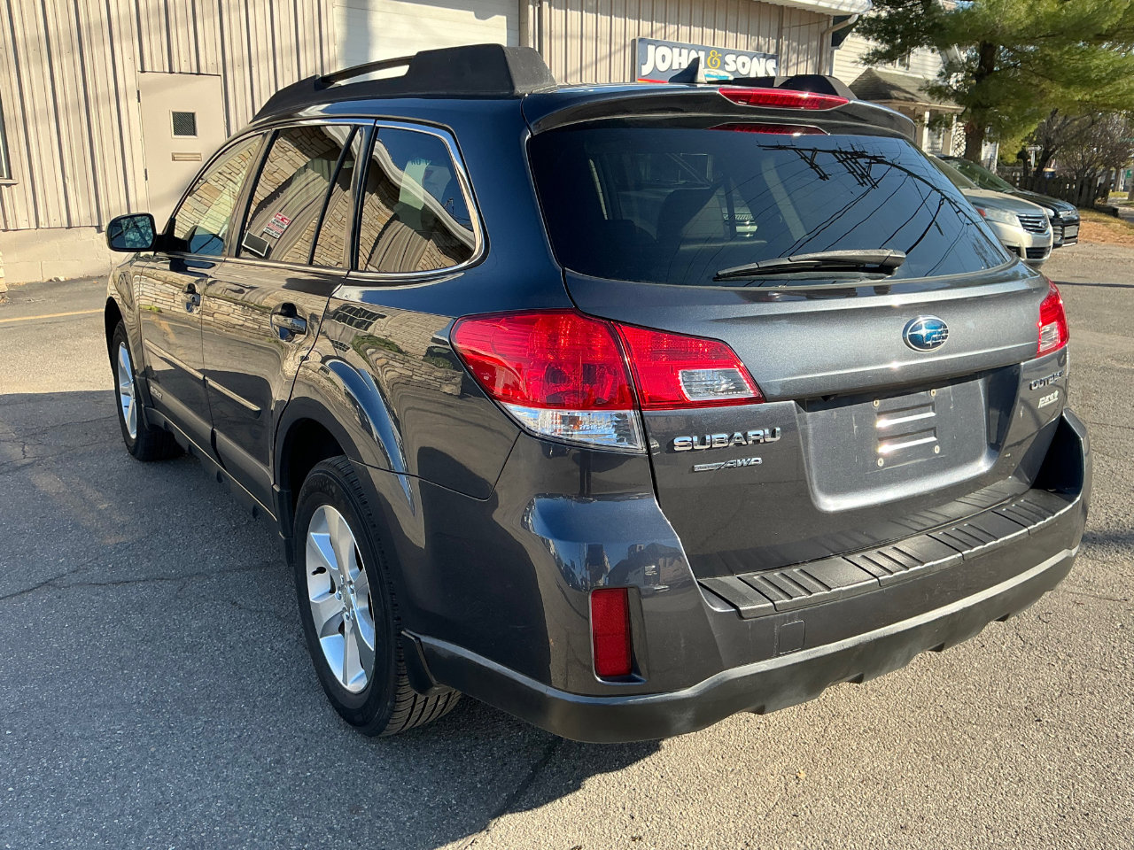 Used 2013 Subaru Outback 2.5i Limited w/ Moonroof Pkg image 5