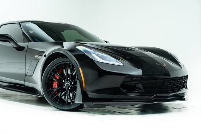 Used 2015 Chevrolet Corvette Z06 w/ 3LZ Preferred Equipment Group RWD image 4