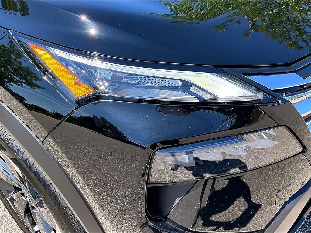 Certified 2026 Nissan Rogue SV AWD/4WD image 32