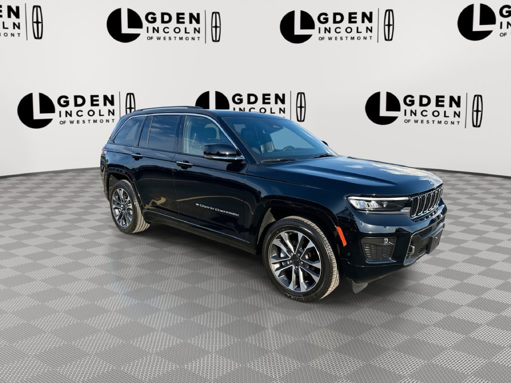 Used 2023 Jeep Grand Cherokee Overland w/ Luxury Tech Group IV AWD/4WD image 2