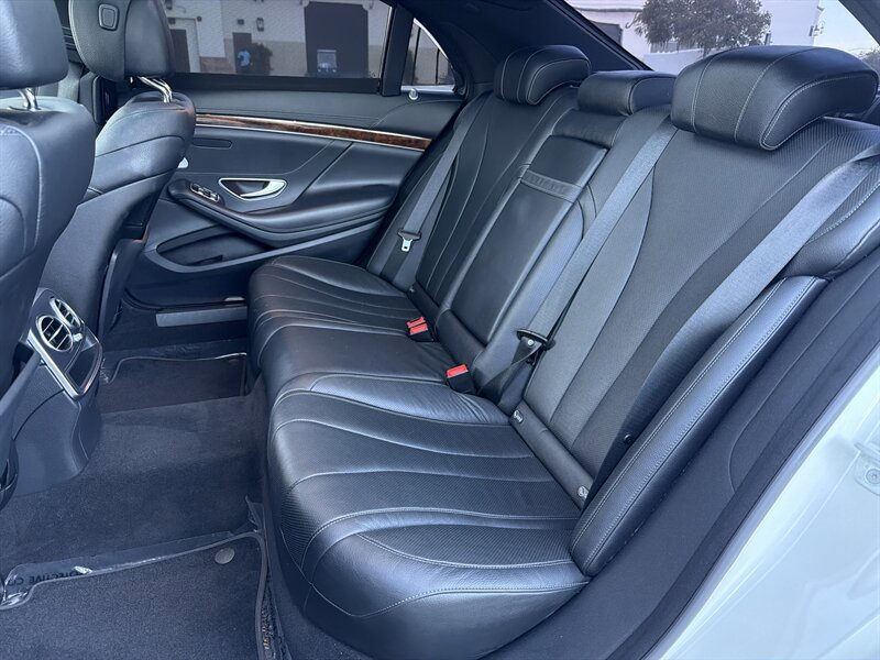 Used 2015 Mercedes-Benz S 550 Sedan image 17
