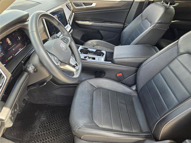 Used 2024 Volkswagen Atlas SEL AWD/4WD image 12
