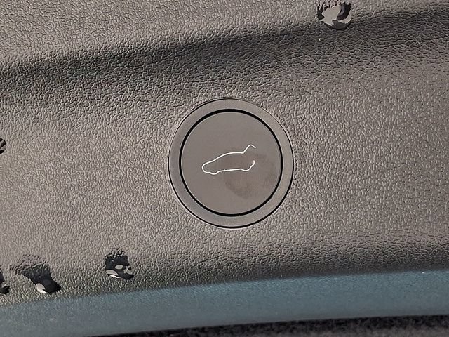 Used 2026 Tesla Model Y 2WD image 37