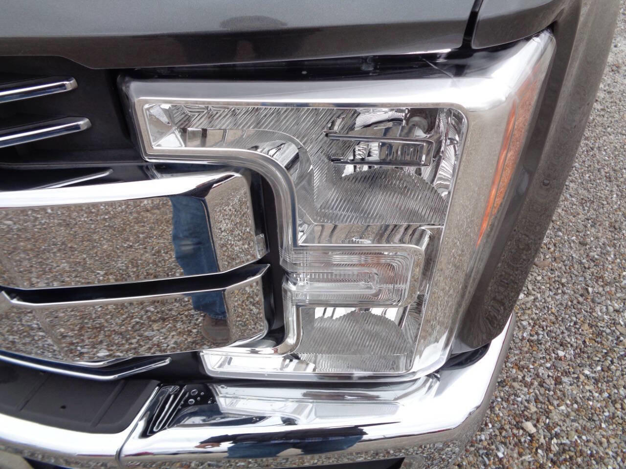 Used 2017 Ford F250 Lariat w/ Chrome Package image 31