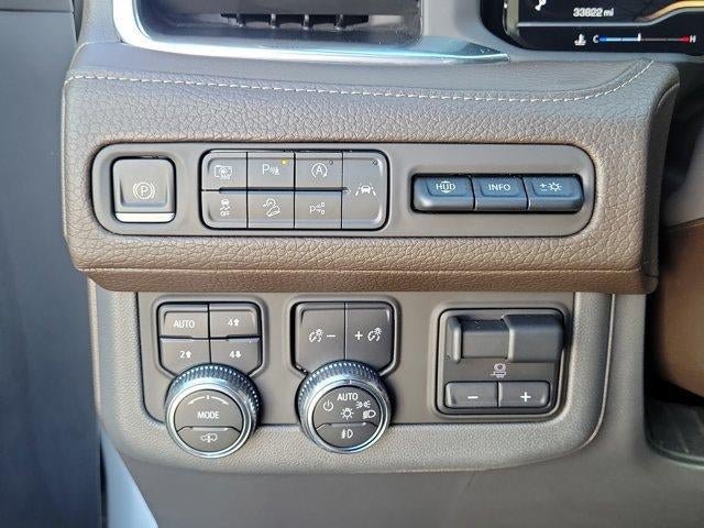 Used 2023 GMC Yukon XL Denali w/ Denali Reserve Package AWD/4WD image 18