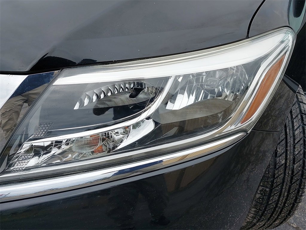 Used 2016 Nissan Pathfinder SV image 26