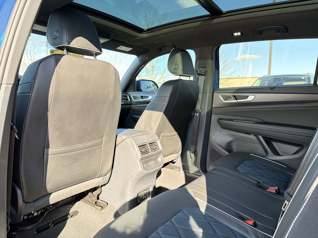 Used 2025 Volkswagen Atlas Cross Sport SEL Premium R-Line image 13