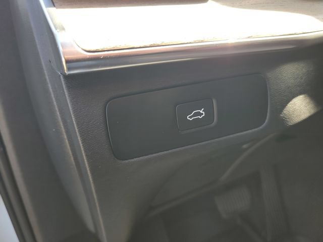 Used 2026 Volvo XC90 B6 Ultra w/ Protection Package AWD/4WD image 17