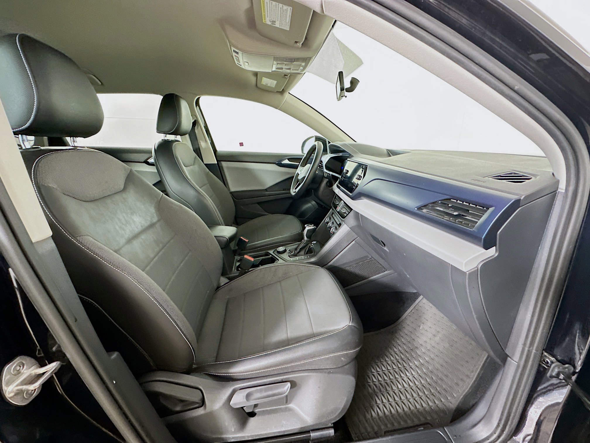 Used 2022 Volkswagen Taos SE image 29