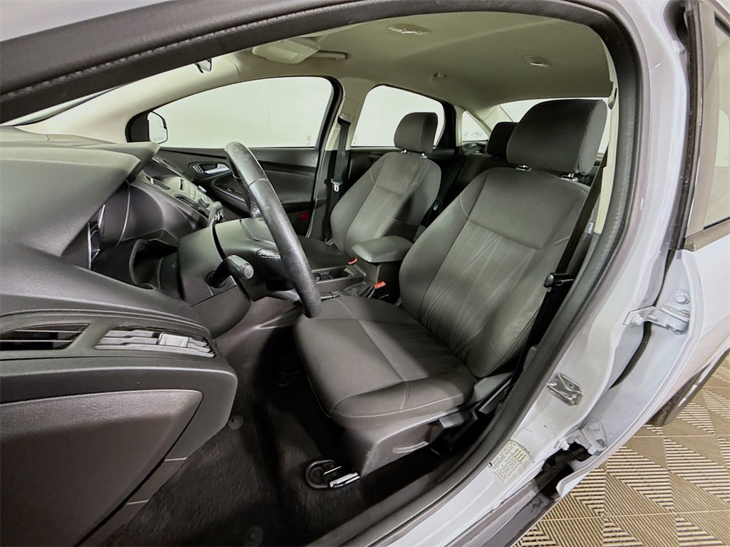 Used 2017 Ford Focus SE w/ Cold Weather Package image 22