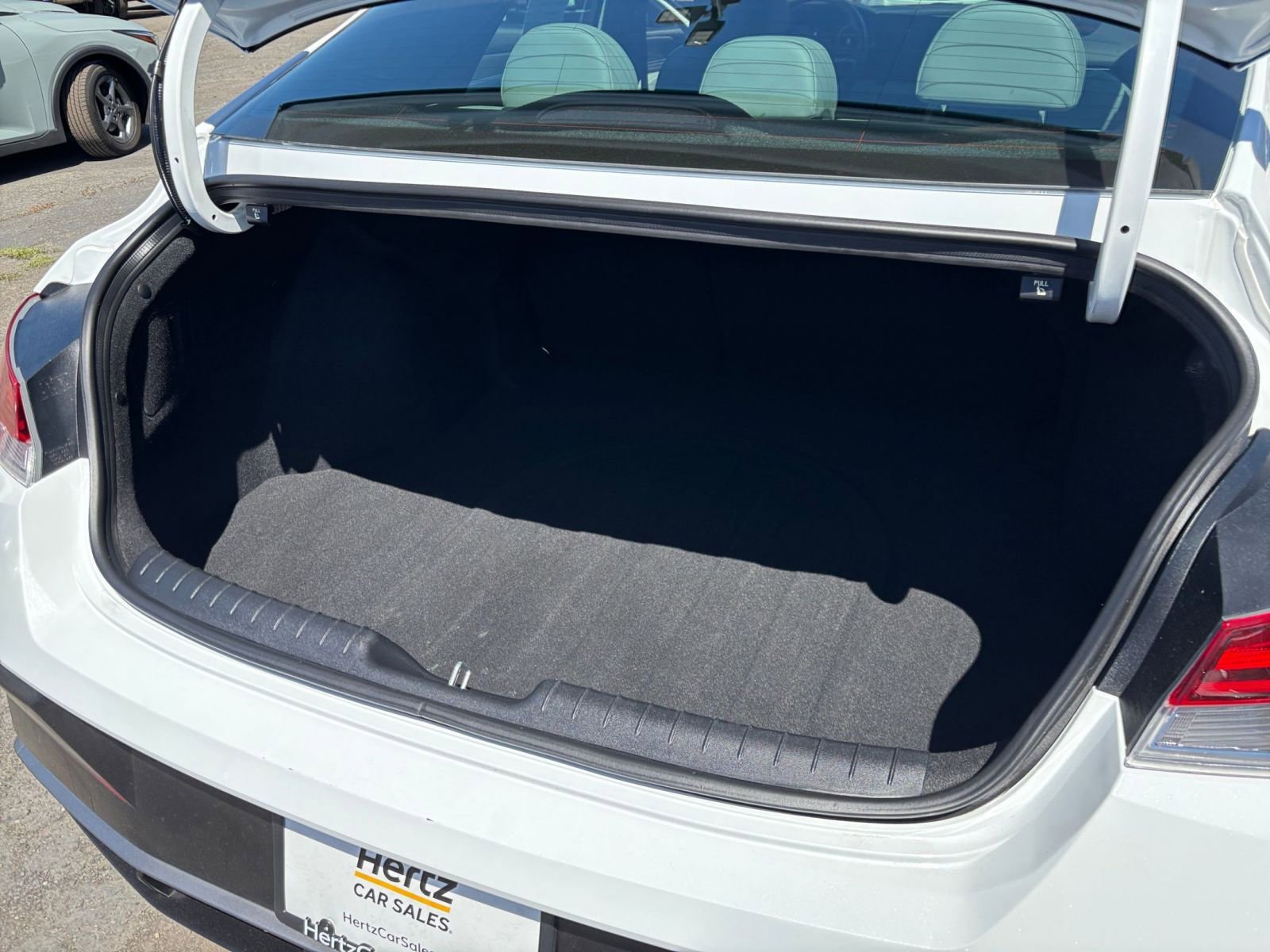 Used 2025 Hyundai Elantra Limited FWD image 33