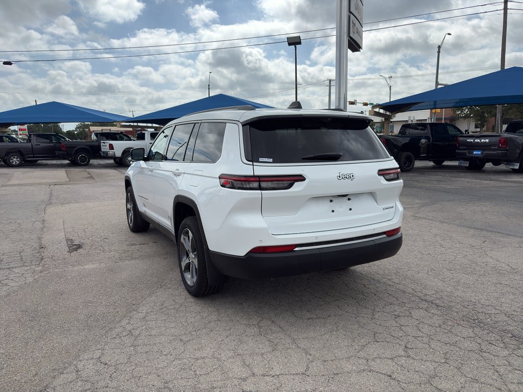 New 2026 Jeep Grand Cherokee L Limited w/ Luxury Tech Group II RWD image 8