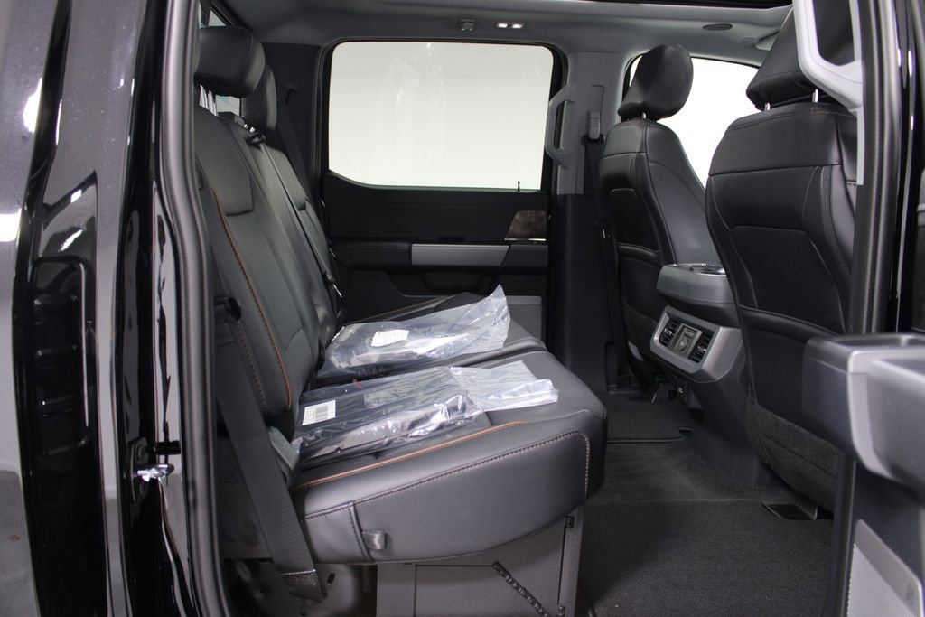 New 2026 Ford F250 Lariat w/ Black Appearance Package image 34