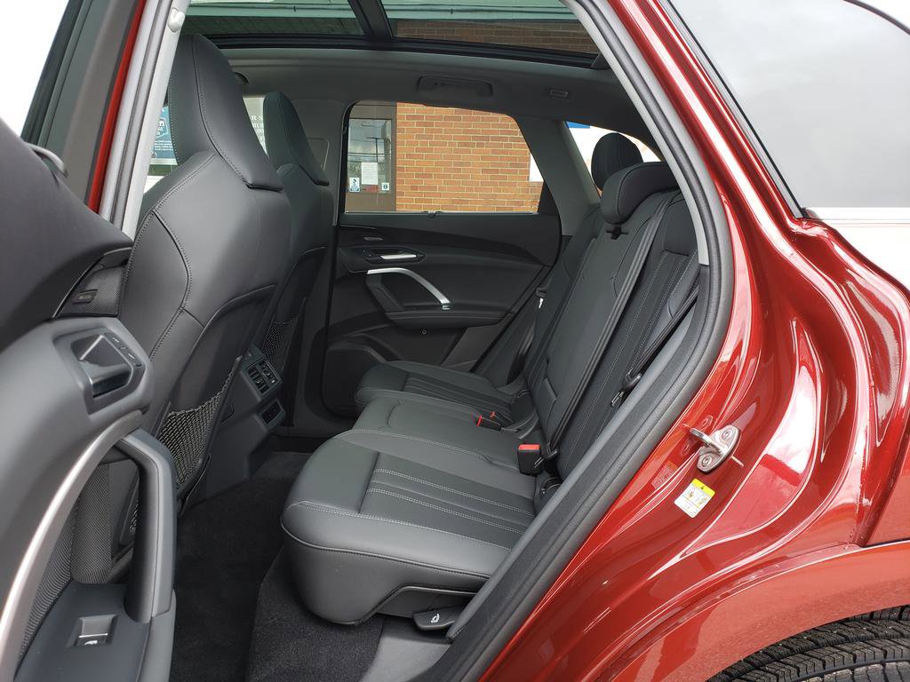 Used 2025 Audi Q5 Premium Plus w/ Premium Plus AWD/4WD image 11