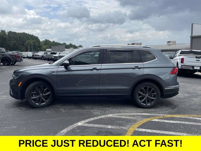 Used 2023 Volkswagen Tiguan SE w/ Panoramic Sunroof Package FWD image 7