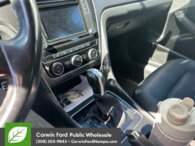 Used 2018 Volkswagen Passat 2.0T R-Line FWD image 12