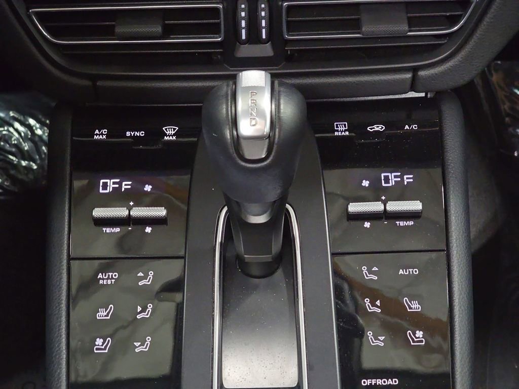 Used 2023 Porsche Macan S image 19