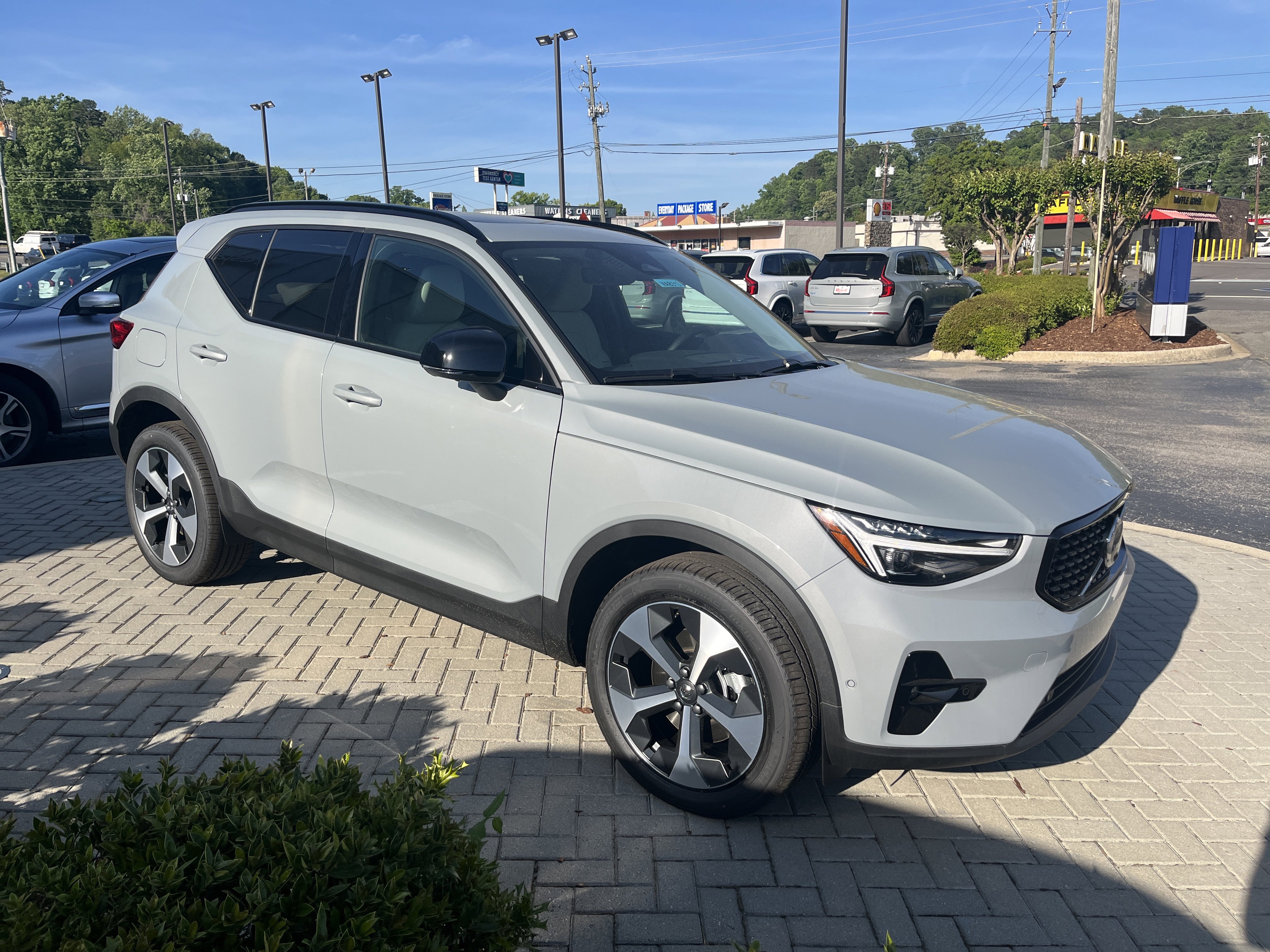 New 2026 Volvo XC40 B5 Plus w/ Protection Package Premier AWD/4WD image 6