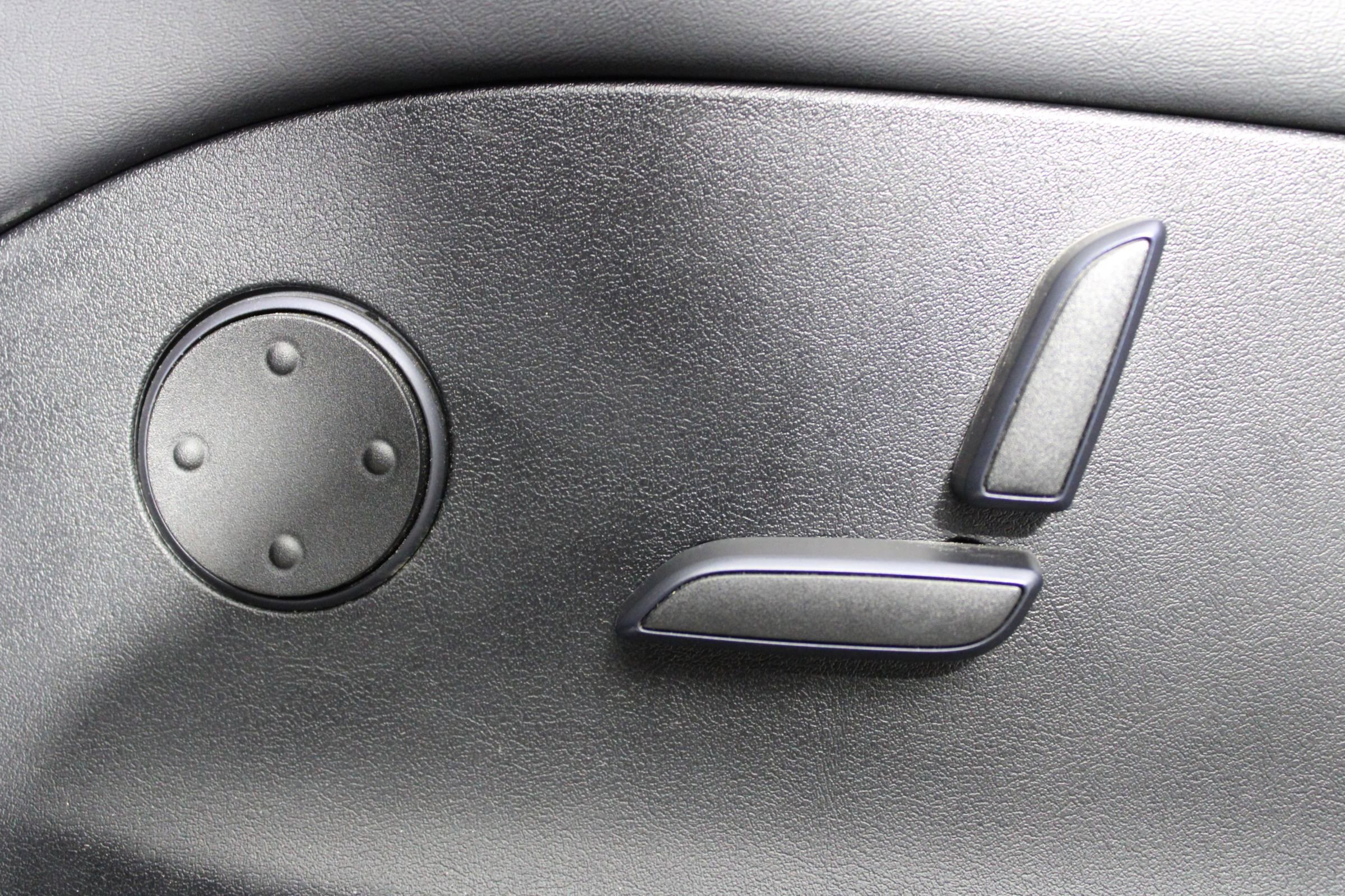 Used 2019 Tesla Model X Performance image 37