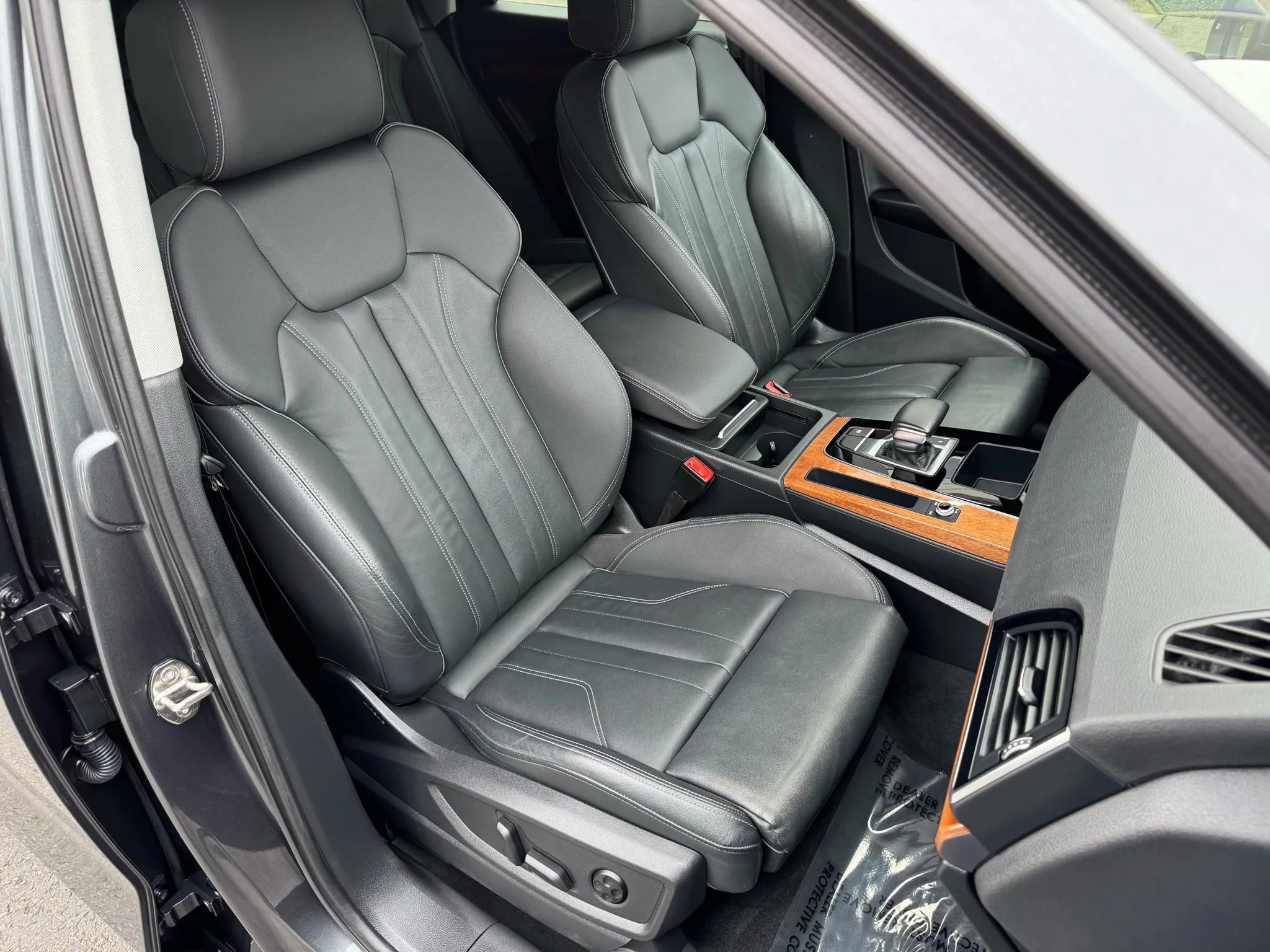 Used 2022 Audi Q5 e Premium w/ Convenience Package image 25