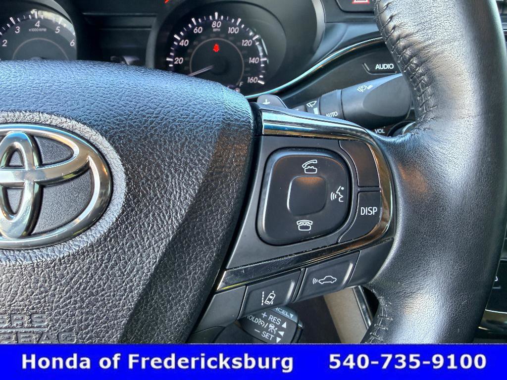 Used 2016 Toyota Avalon Limited w/ Toyota Safety Sense Package image 29