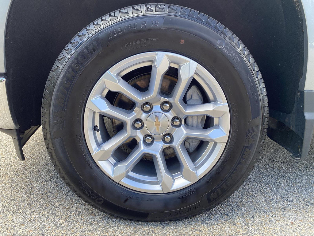 Used 2023 Chevrolet Silverado 1500 LT AWD/4WD image 12