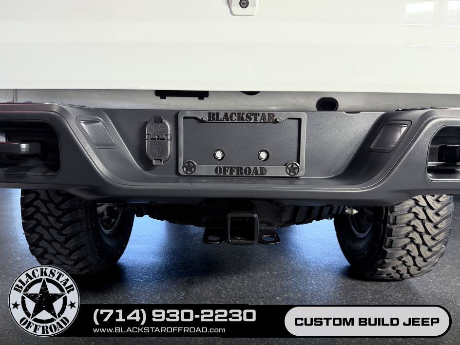 Used 2023 Jeep Gladiator Mojave w/ LED Lighting Group AWD/4WD image 12