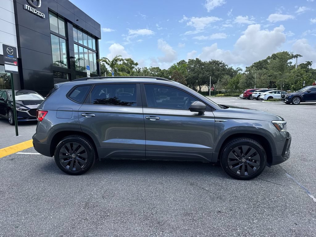 Used 2022 Volkswagen Taos S FWD image 5