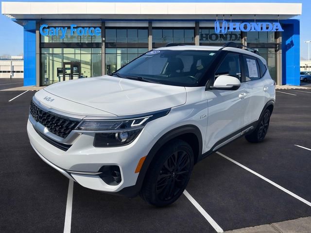 Used 2023 Kia Seltos Nightfall Edition image 4