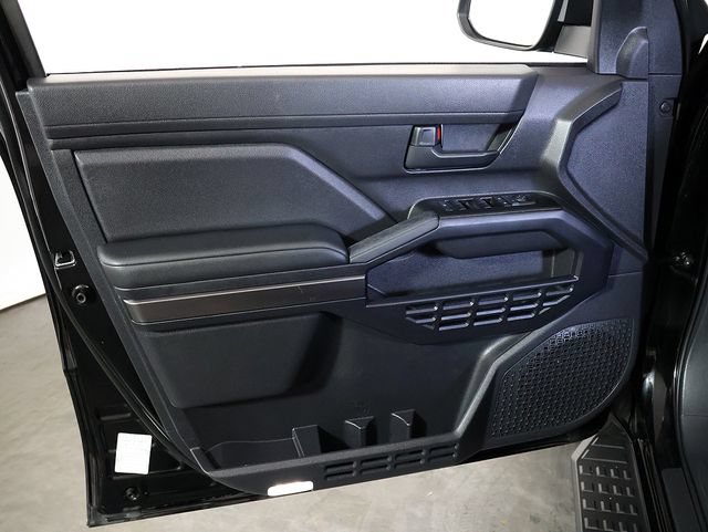 Used 2025 Toyota 4Runner SR5 AWD/4WD image 22