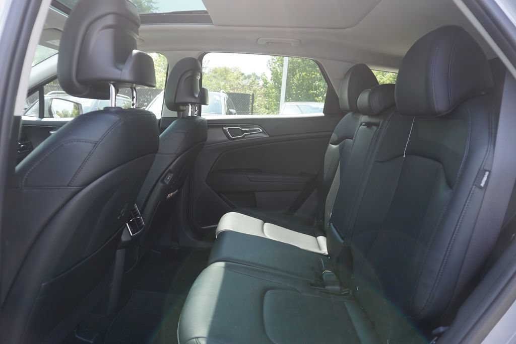 Used 2026 Kia Sportage EX w/ EX Panorama Roof Package FWD image 23
