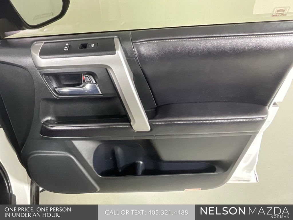 Used 2016 Toyota 4Runner SR5 AWD/4WD image 20
