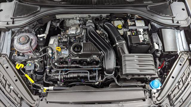 Used 2025 Volkswagen Jetta SE image 32