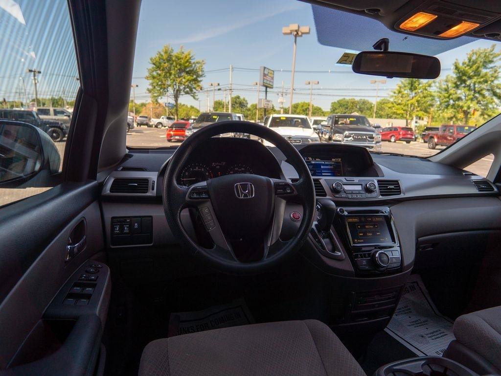 Used 2016 Honda Odyssey SE image 12
