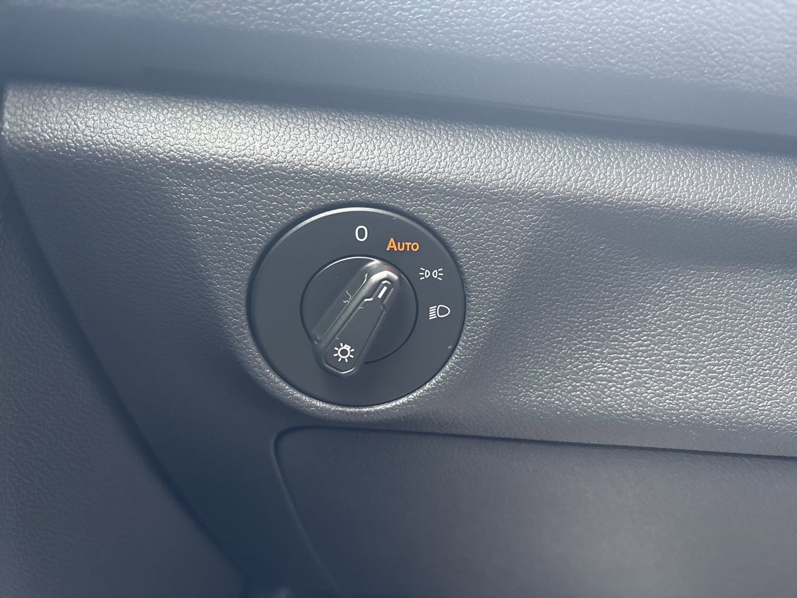 Used 2019 Volkswagen Jetta S w/ Driver Assistance Package image 18