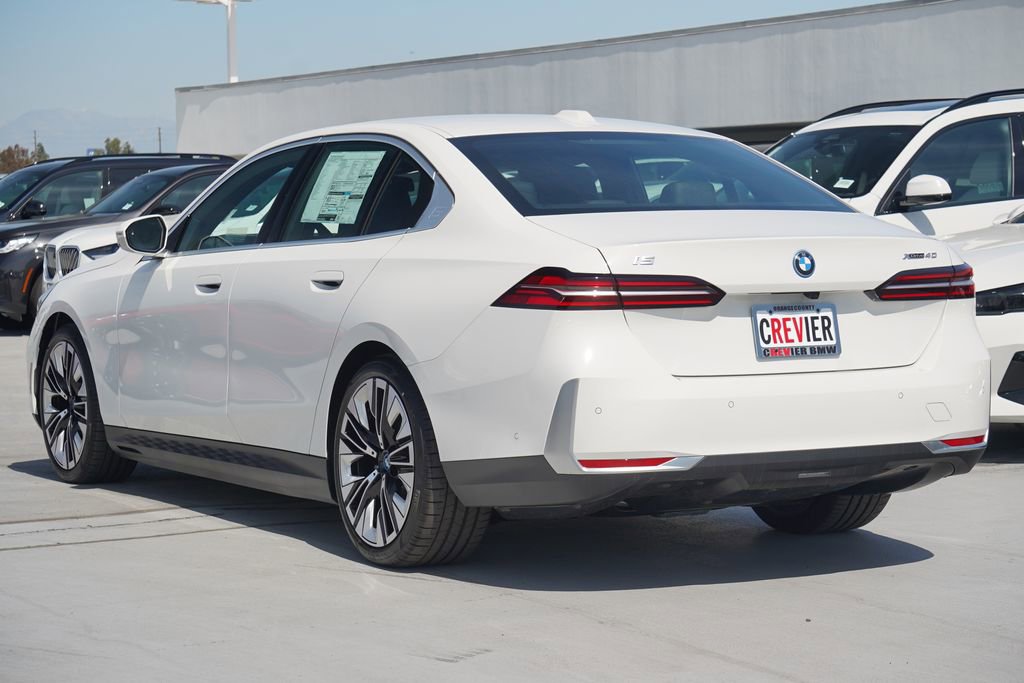 Used 2025 BMW i5 xDrive40 w/ Premium Package image 7