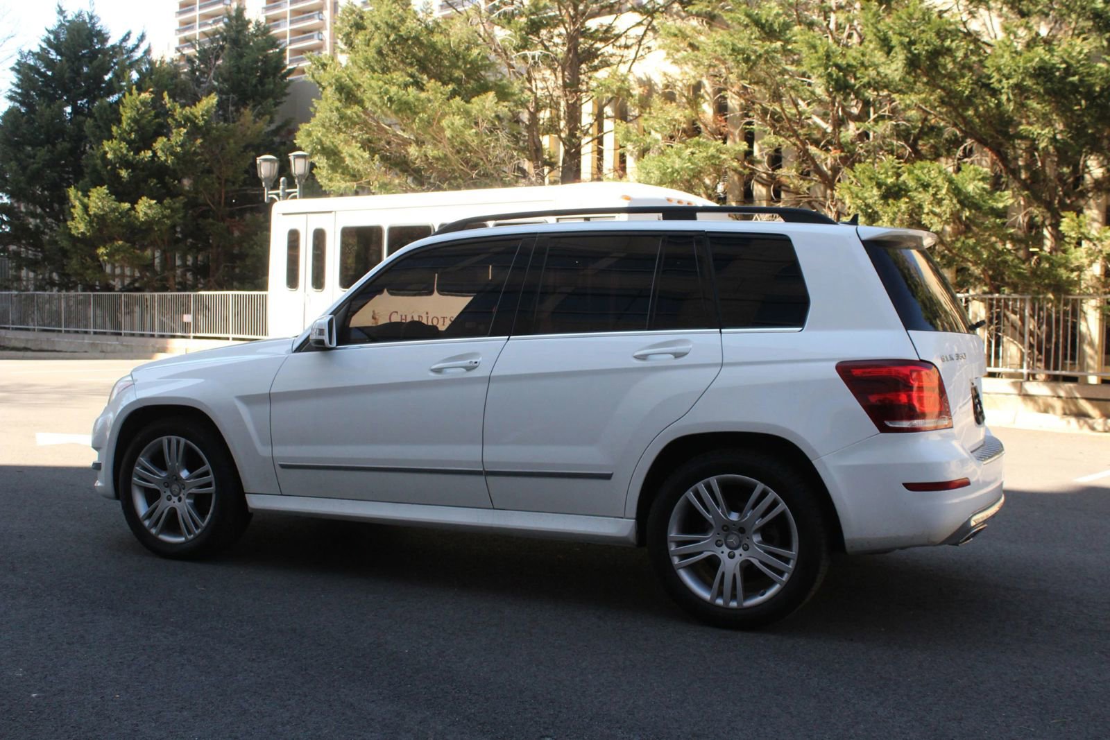 Used 2015 Mercedes-Benz GLK 350 4MATIC w/ Premium 1 Package image 9