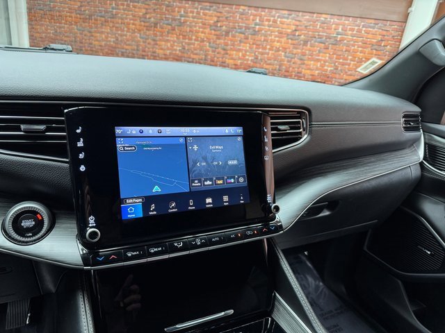 Used 2024 Jeep Wagoneer Series II w/ Flexible Seating Group image 17