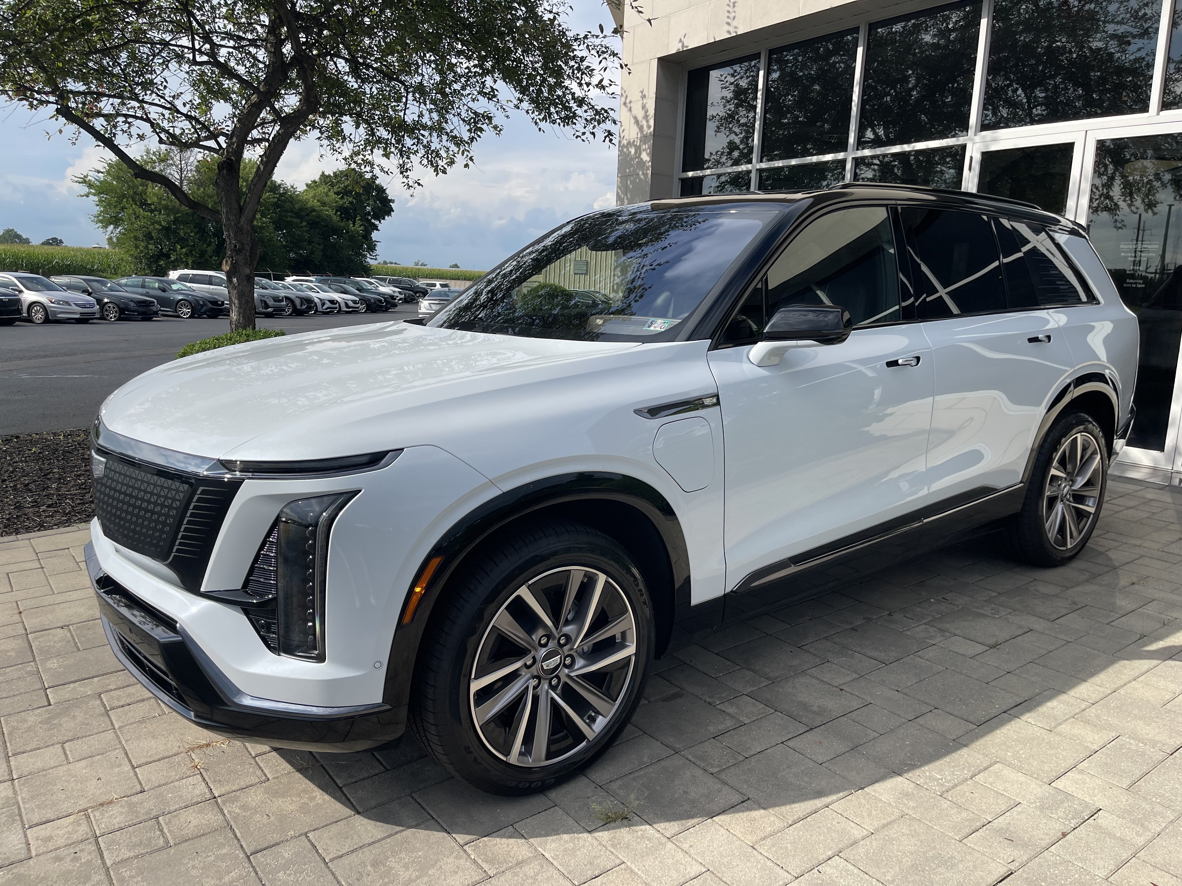 Used 2026 Cadillac Vistiq Sport w/ LPO, Floor Liner Package AWD/4WD video 3