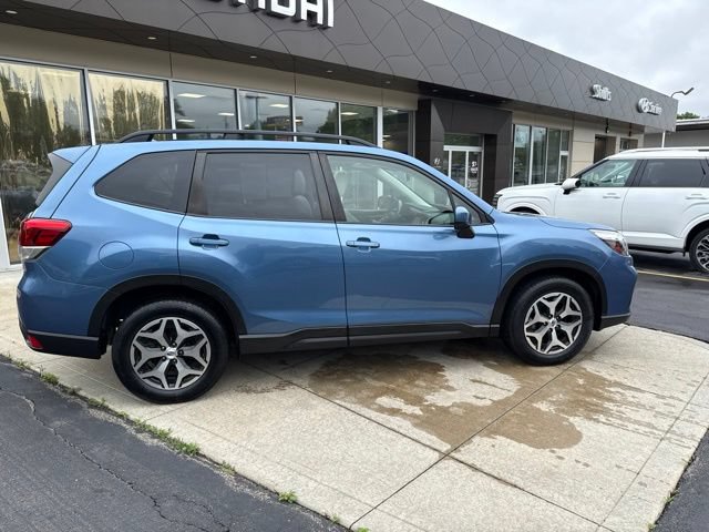 Used 2021 Subaru Forester Premium AWD/4WD image 19