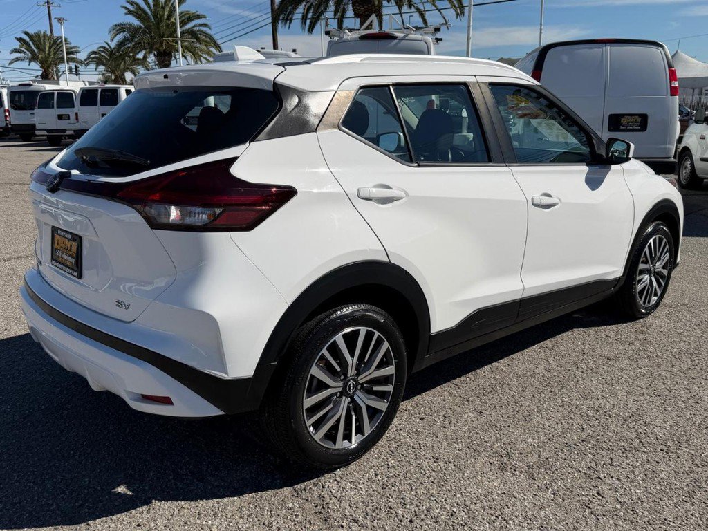 Used 2022 Nissan Kicks SV image 6