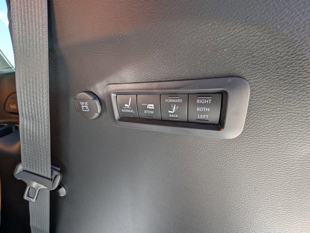 New 2026 Chrysler Pacifica Pinnacle w/ Trailer Tow Group image 49