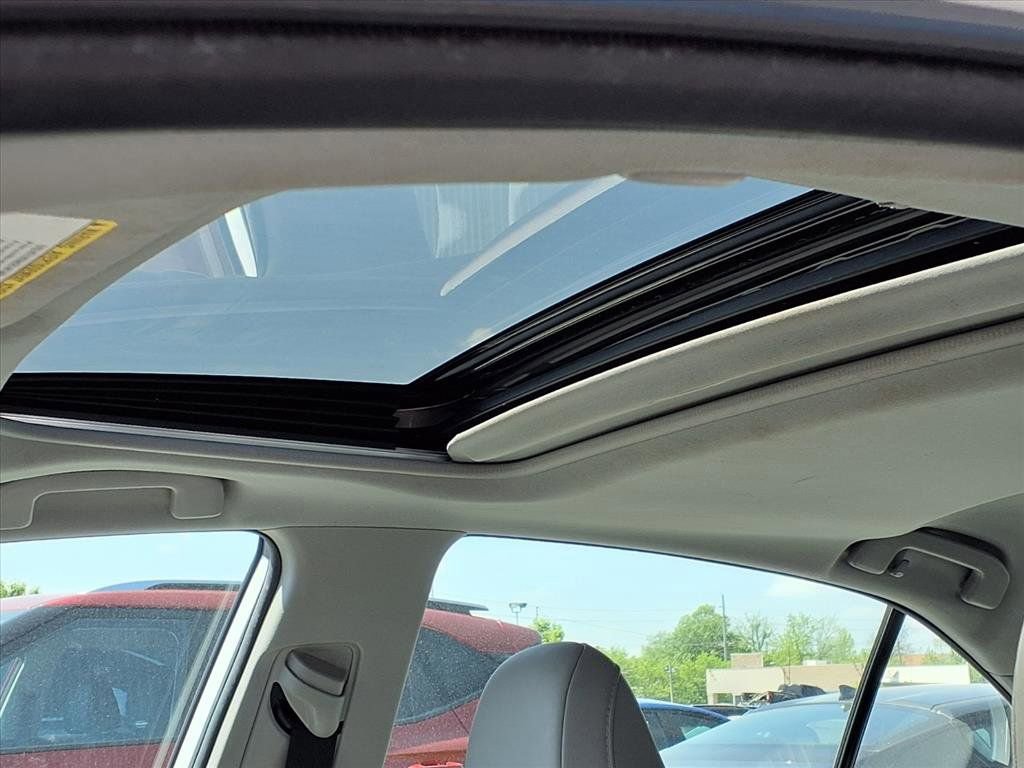 Used 2019 Toyota Camry SE w/ Convenience Package FWD image 24