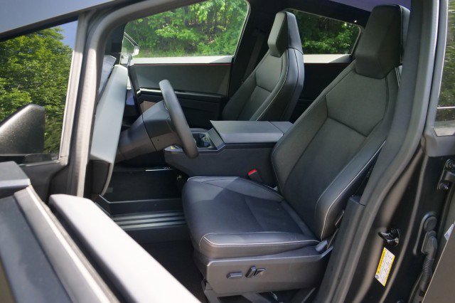 Used 2024 Tesla Cybertruck Cyberbeast AWD/4WD image 3