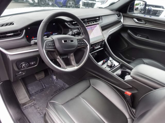 Used 2025 Jeep Grand Cherokee L Limited AWD/4WD image 11