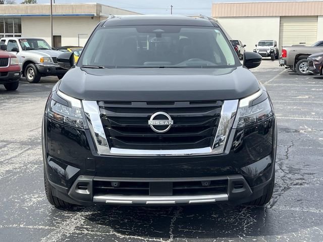 Used 2025 Nissan Pathfinder Platinum image 8