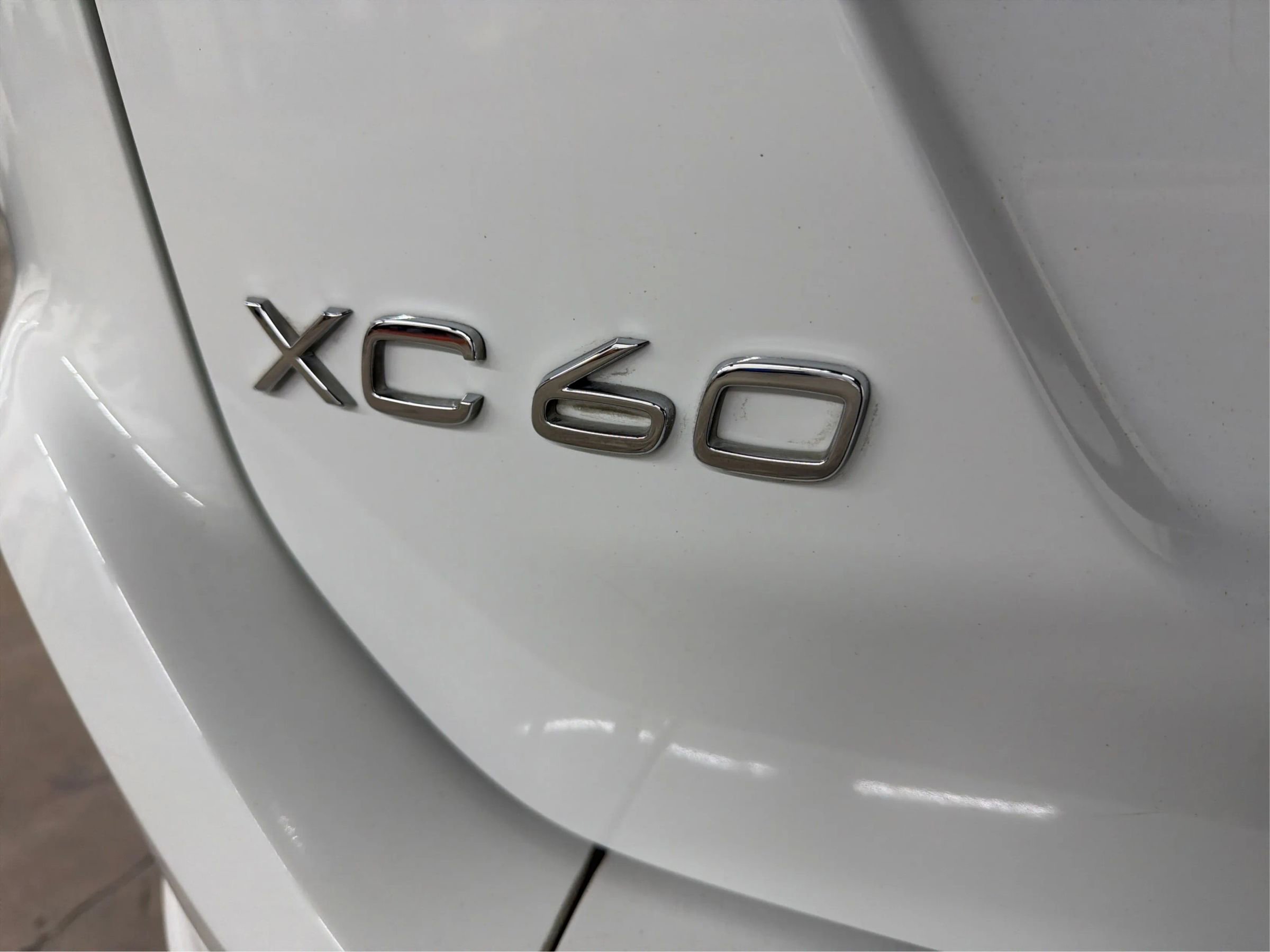 Used 2015 Volvo XC60 T5 Platinum FWD image 25