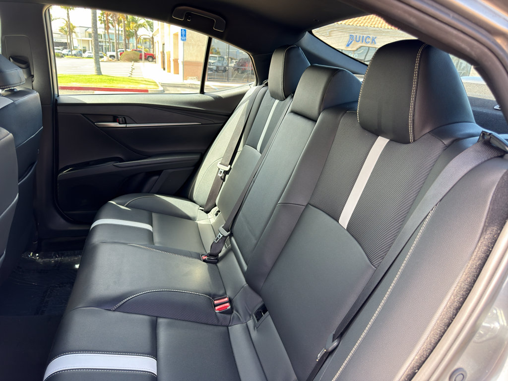 Used 2025 Toyota Camry Hybrid FWD image 8
